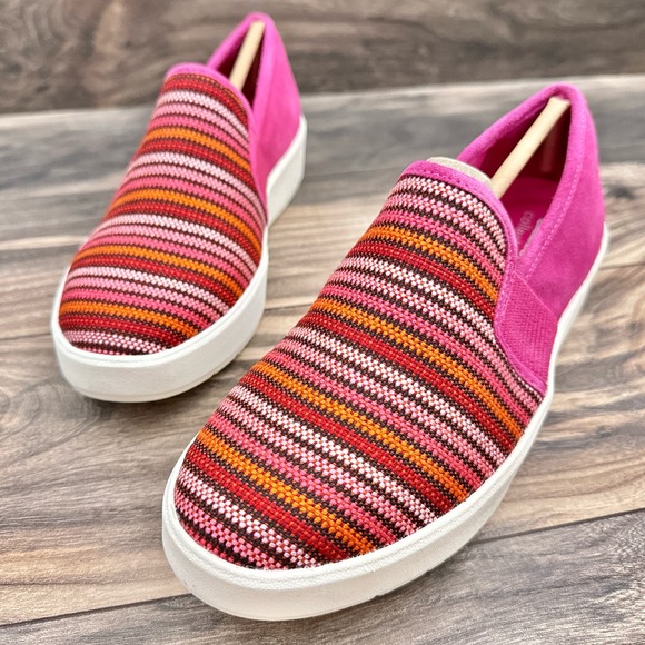 NIB Clarks Layton Petal 9W WIDE Slip On Comfort Sneakers fuchsia Pink - Picture 4 of 12